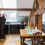 Modernes Mit Parkplatz In Der Eifel