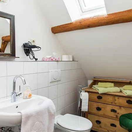 Modernes Apartment Mit Parkplatz In Der Eifel 아파트 *