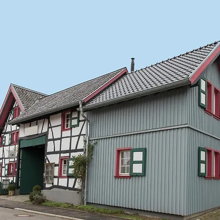 Modernes Apartment Mit Parkplatz In Der Eifel * 슈라이덴