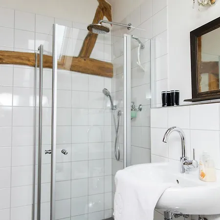 아파트 Modernes Apartment Mit Parkplatz In Der Eifel