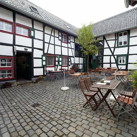 아파트 Modernes Apartment Mit Parkplatz In Der Eifel