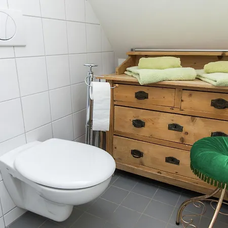 아파트 Modernes Apartment Mit Parkplatz In Der Eifel 슈라이덴