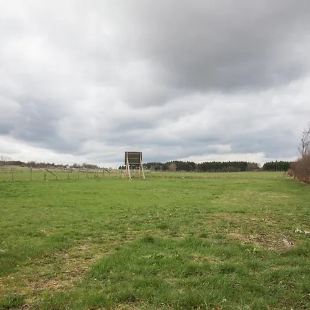 Modernes Mit Parkplatz In Der Eifel