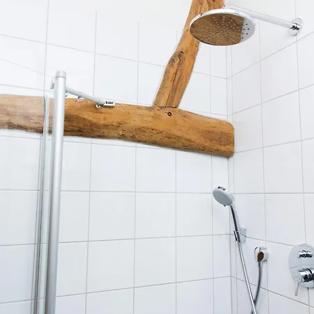 아파트 Modernes Apartment Mit Parkplatz In Der Eifel