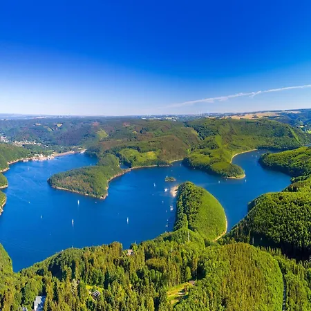 아파트 Modernes Apartment Mit Parkplatz In Der Eifel 슈라이덴