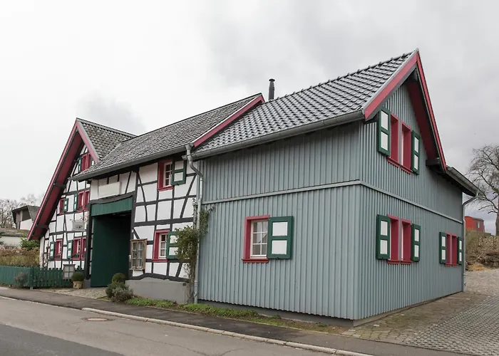 Апартаменты Modernes Apartment Mit Parkplatz In Der Eifel