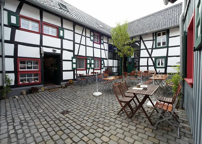 Апартаменты Modernes Apartment Mit Parkplatz In Der Eifel