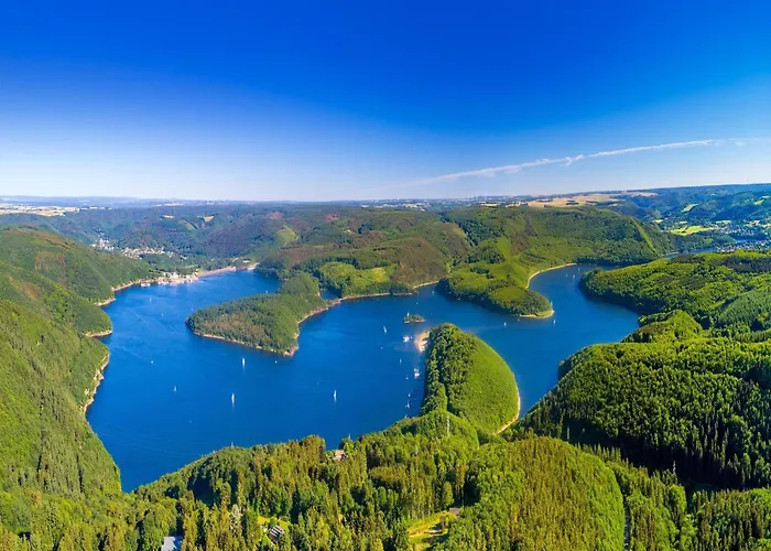 Апартаменты Modernes Apartment Mit Parkplatz In Der Eifel Шляйден